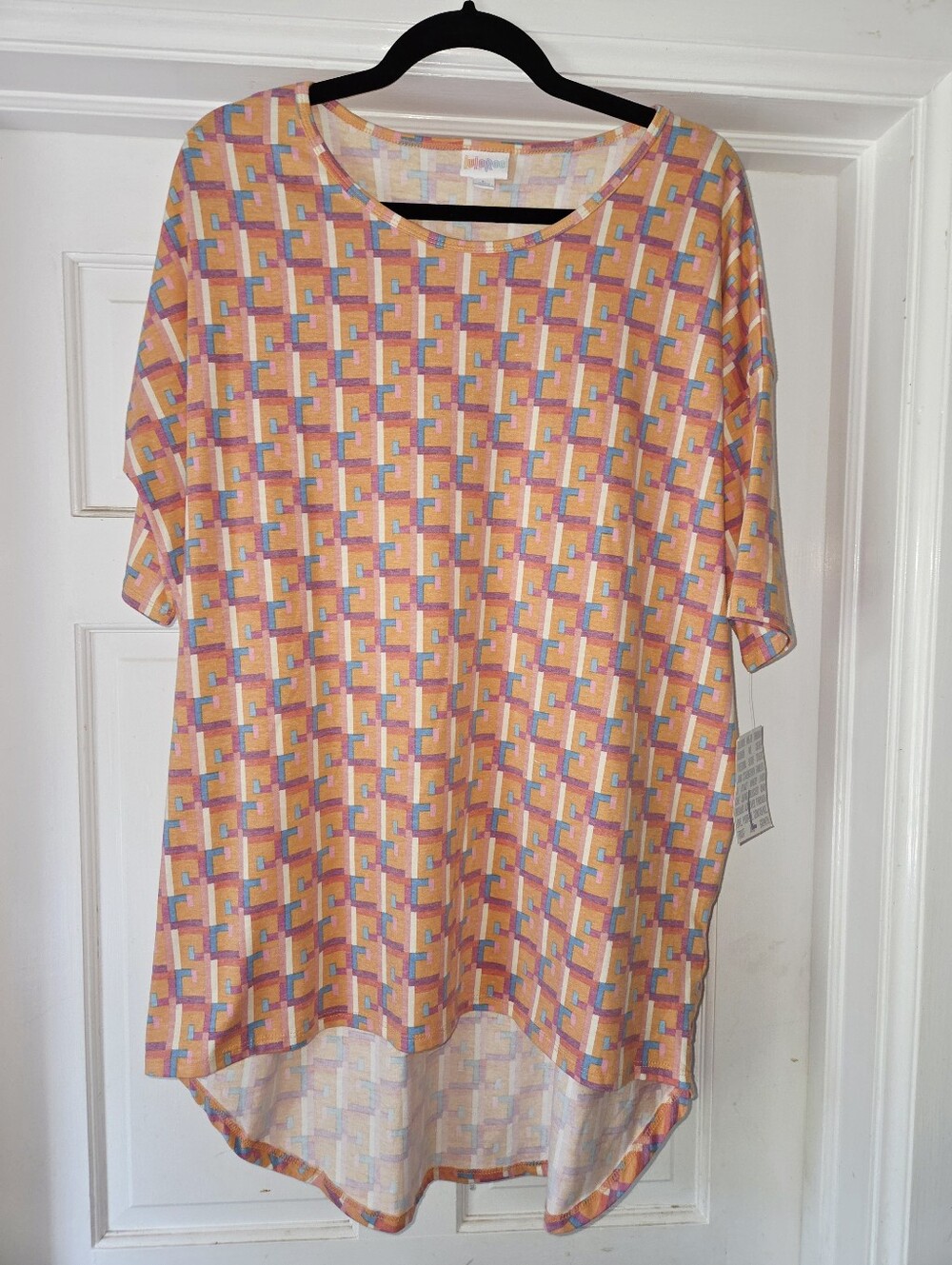 LuLaRoe Irma Tunic Top Geometric Print High-Low Hem Short Sleeve Large